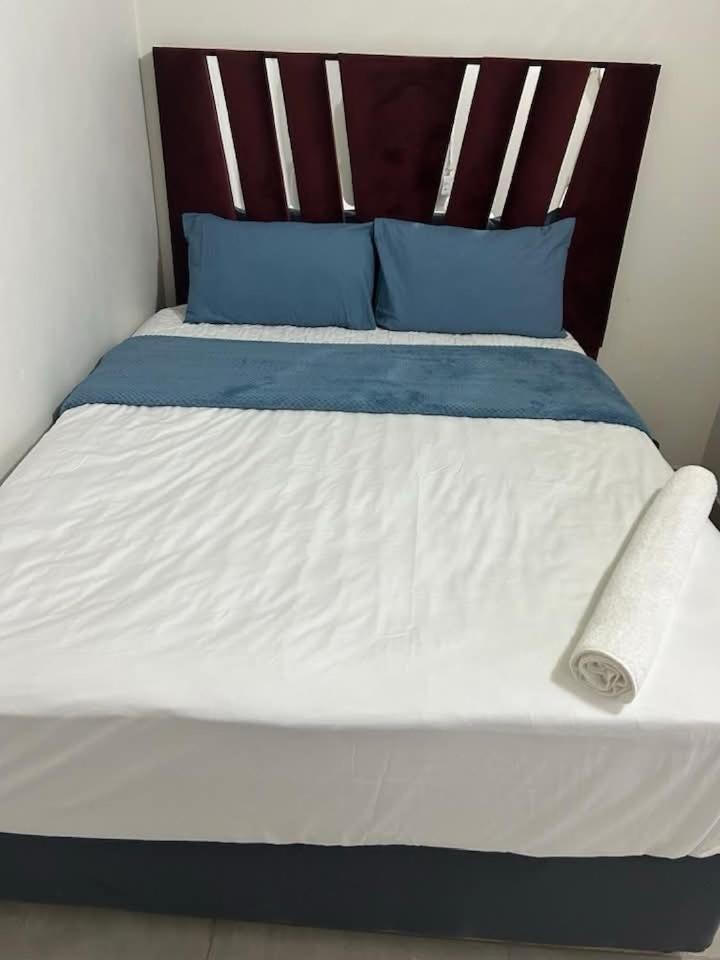 Chocolate City Guest House East London Esterno foto